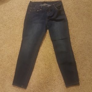 1822 Stretchy Mid-rise Skinny Jeans
